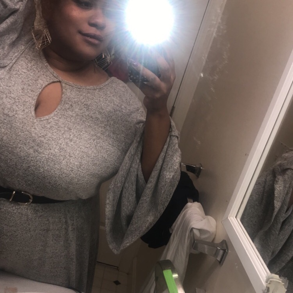 🔥MOVING SALE🔥 Bell sleeve dress